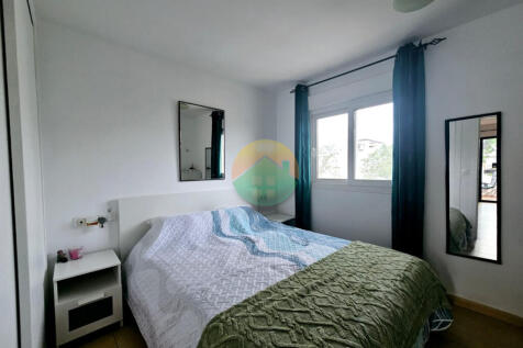 2 Bedroom Apartment For Sale-PW61-15
