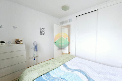 2 Bedroom Apartment For Sale-PW61-16