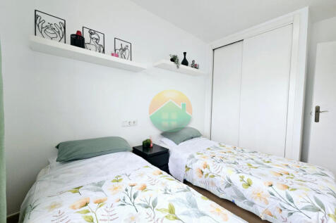 2 Bedroom Apartment For Sale-PW61-18