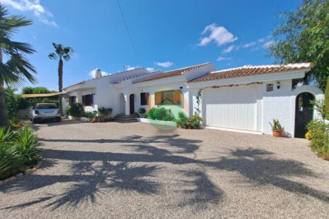 4 Bedroom Detached For Sale-MAZ25-8