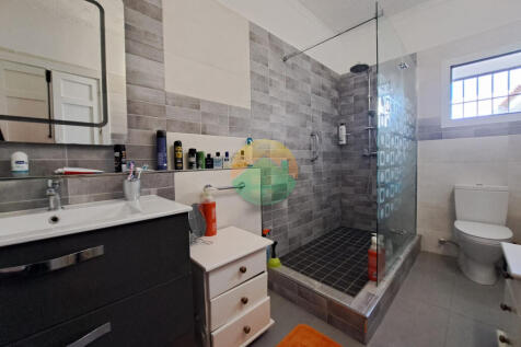 4 Bedroom Terraced For Sale-PAR17-16