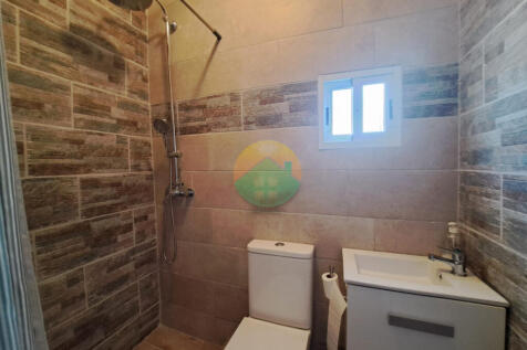 4 Bedroom Terraced For Sale-PAR17-18