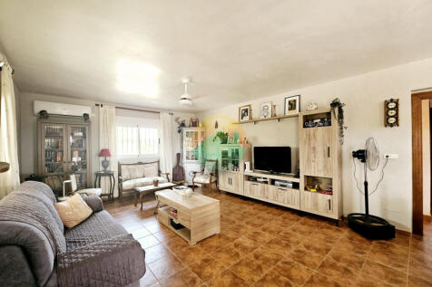 3 Bedroom Detached For Sale-LIB01-14