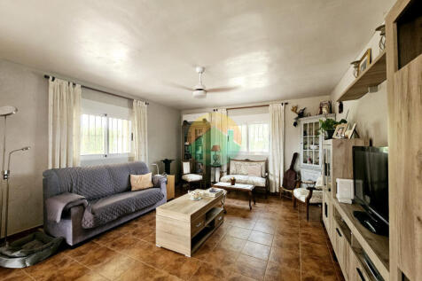 3 Bedroom Detached For Sale-LIB01-15