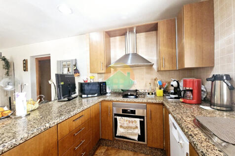 3 Bedroom Detached For Sale-LIB01-16