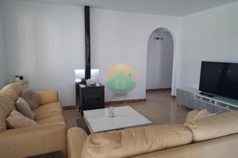 3 Bedroom Detached For Sale-NED617-13