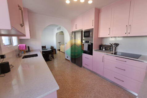 3 Bedroom Detached For Sale-NED617-16
