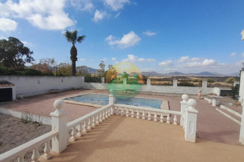 4 Bedroom Detached For Sale-MAZ26-24