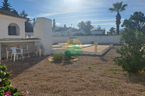 4 Bedroom Detached For Sale-MAZ26-4