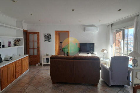 3 Bedroom Apartment For Sale-PDM189-10