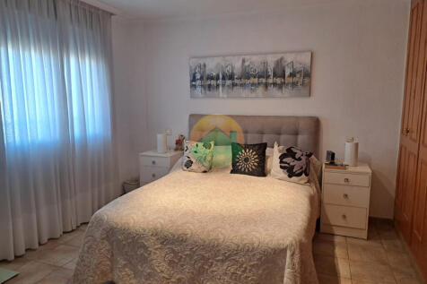 3 Bedroom Apartment For Sale-PDM189-18