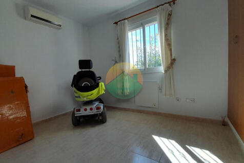 3 Bedroom Detached For Sale-MON24-19