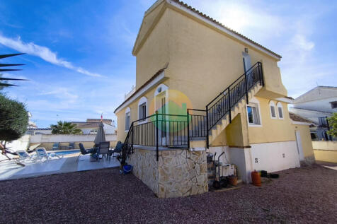 3 Bedroom Detached For Sale-NED623-10