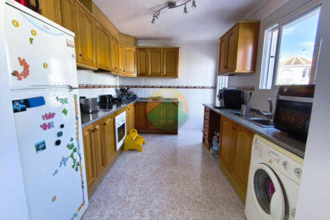 3 Bedroom Detached For Sale-NED623-14