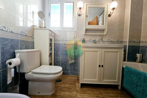 4 Bedroom Detached For Sale-BOL75-21