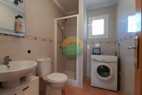 3 Bedroom Detached For Sale-ROD442-22