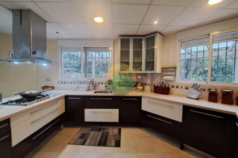 3 Bedroom Detached For Sale-ALHA15-18