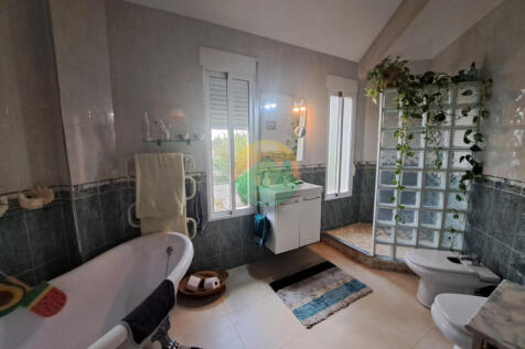 3 Bedroom Detached For Sale-ALHA15-20