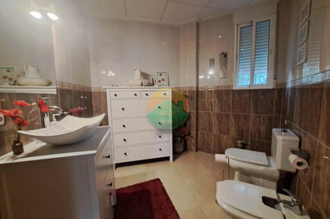 3 Bedroom Detached For Sale-ALHA15-23