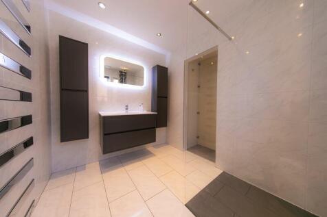 Bedroom 1 en-suite