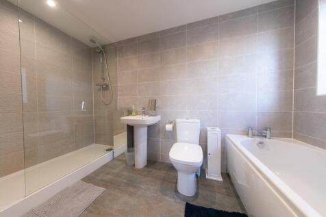 Bedroom 1 en-suite