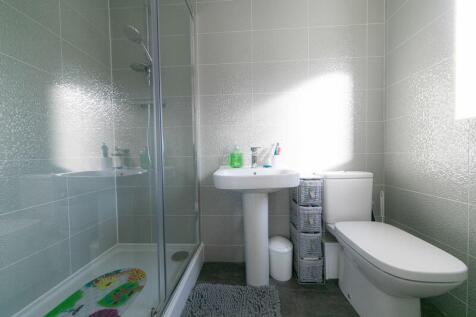 Bedroom 2 en-suite