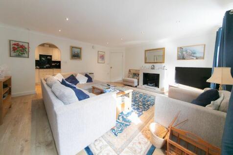 Living room &amp; kitchen