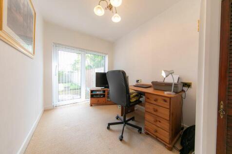 Ground floor bedroom 2/Office