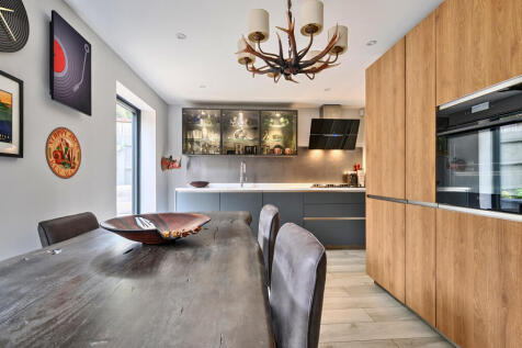 1361178-5-68de7d6...