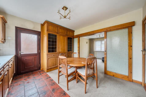 1375544-2-690b3c8...