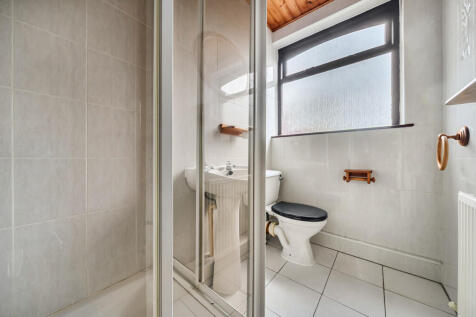 1375544-1-690b3c6...