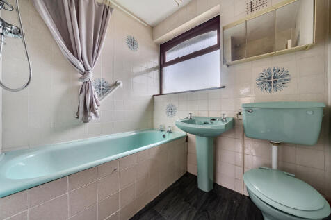 1375544-15-690b3e...