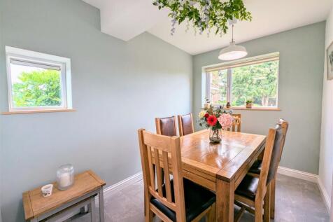 dining room (2).jpg