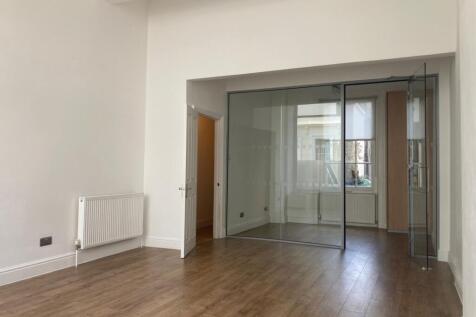 28 Moreton St - interior 2025