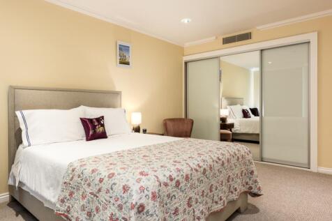 Master Bedroom (2)