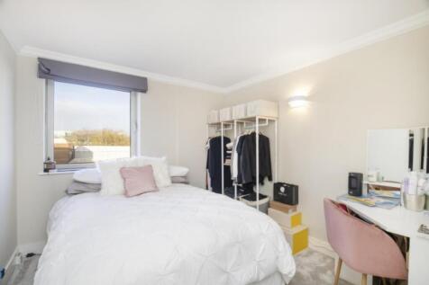 Consort Rise bed_lge