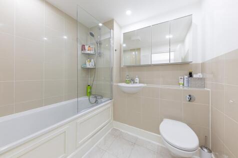 En-suite bathroom