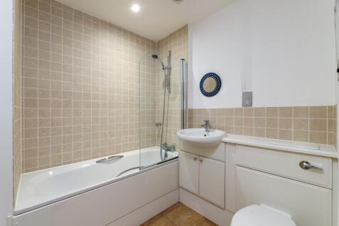 Exchange House - bathroom