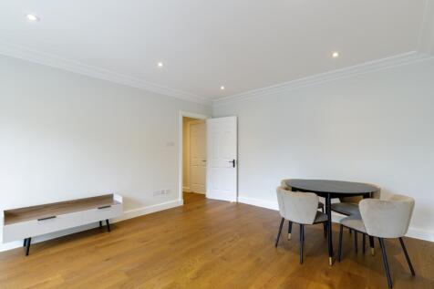 Reception Room (2)
