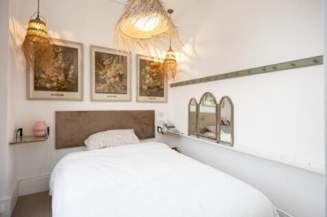 Bedroom (2)