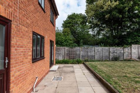 16 Heafield Drive (3 of 29).jpg