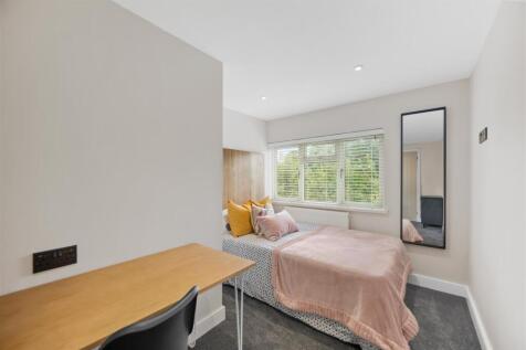 12 Wyvelle Crescent 1st Floor Rear Bedroom 2.jpg