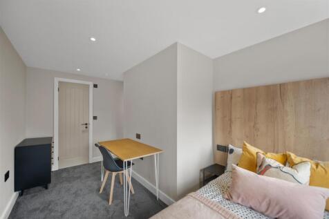 12 Wyvelle Crescent 1st Floor Rear Bedroom 3.jpg