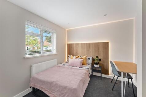 12 Wyvelle Crescent Ground Floor Front Bedroom 1.j