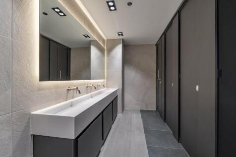 IW101023CA177.jpg