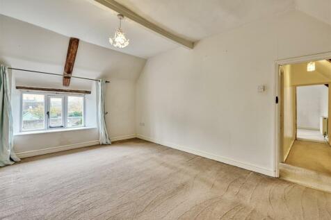 32 High Street Islip-19.jpg