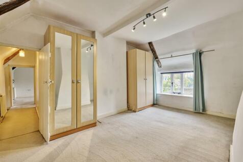 32 High Street Islip-23.jpg