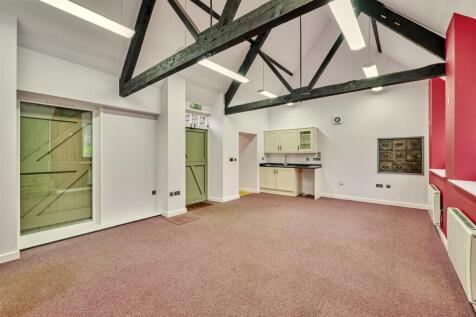 32 High Street Islip-24.jpg