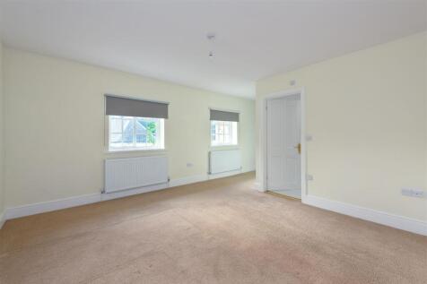 Bedroom 1.jpg
