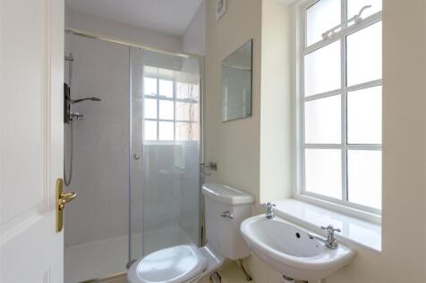 En-suite 1.jpg